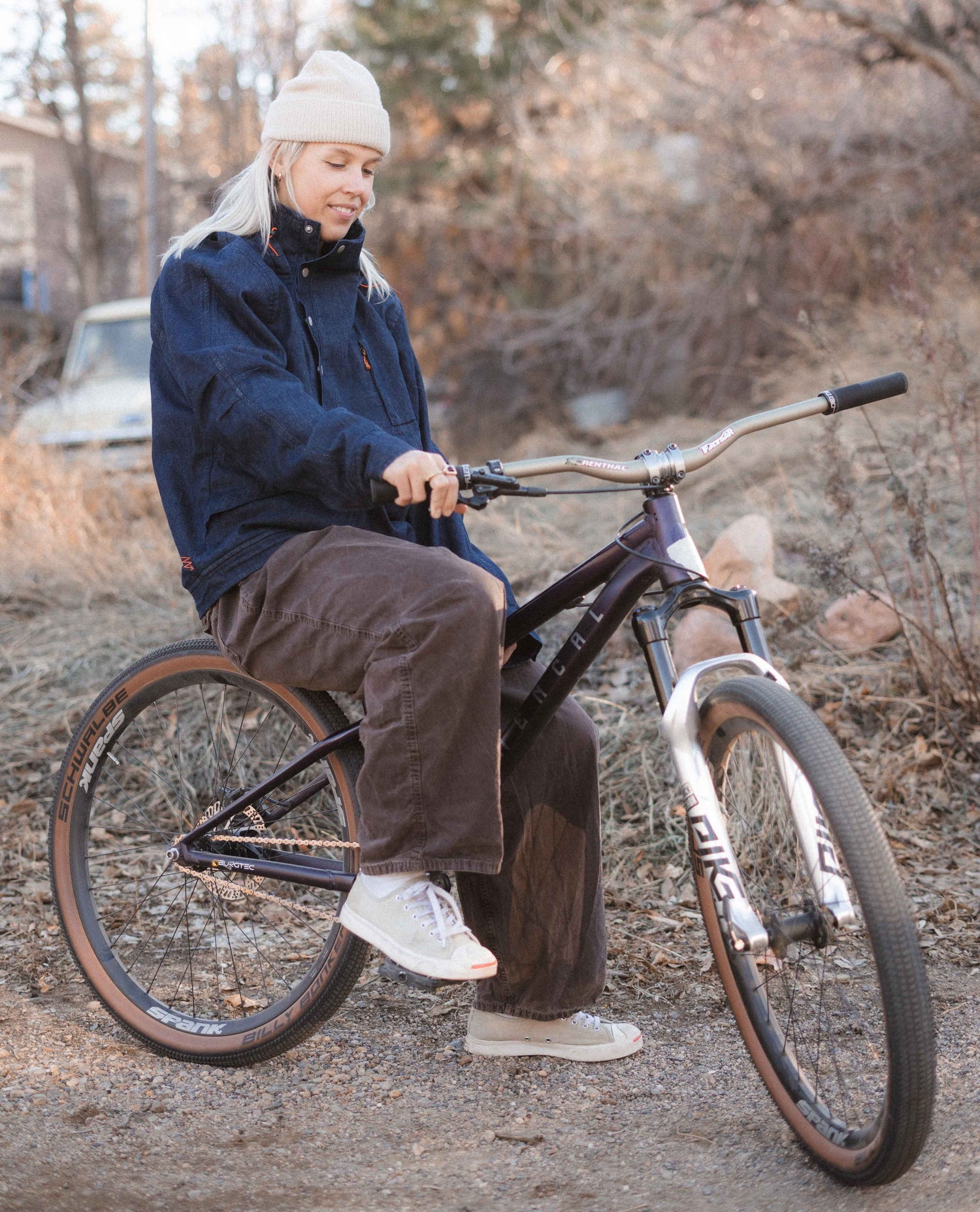 Woman on bike in a Ripton Annoraak