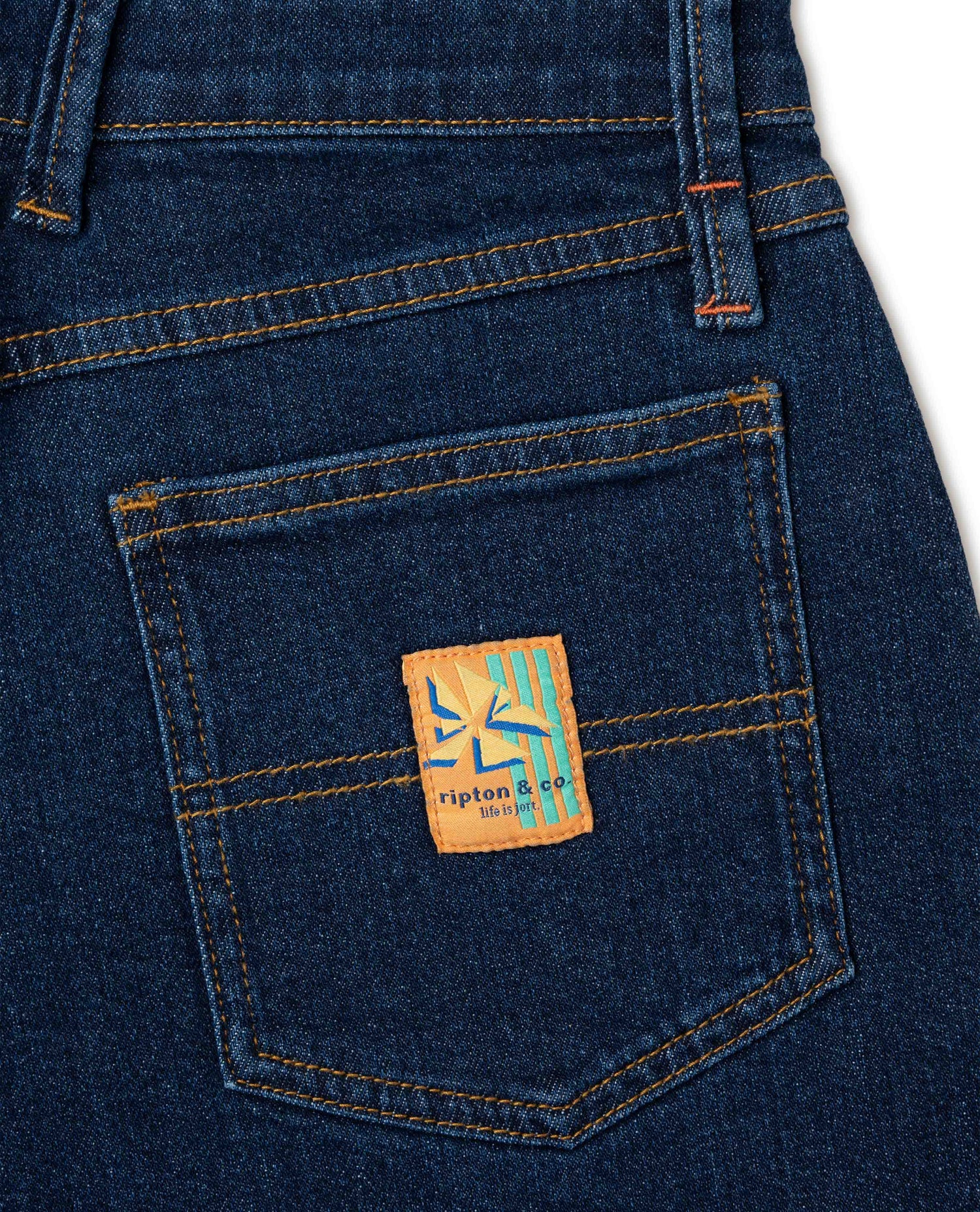 Women's jorts dark wash details