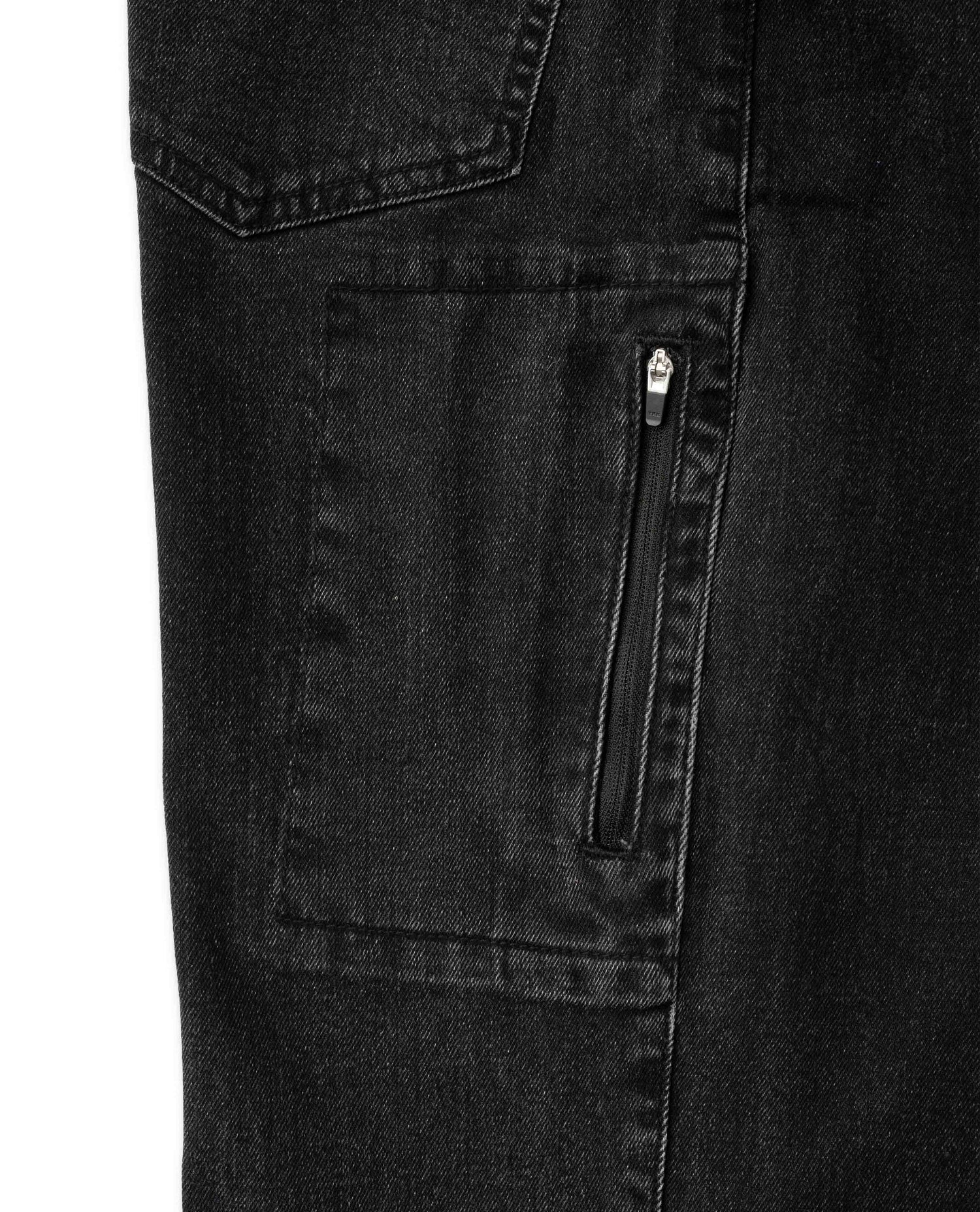 Saki zipper pocket details